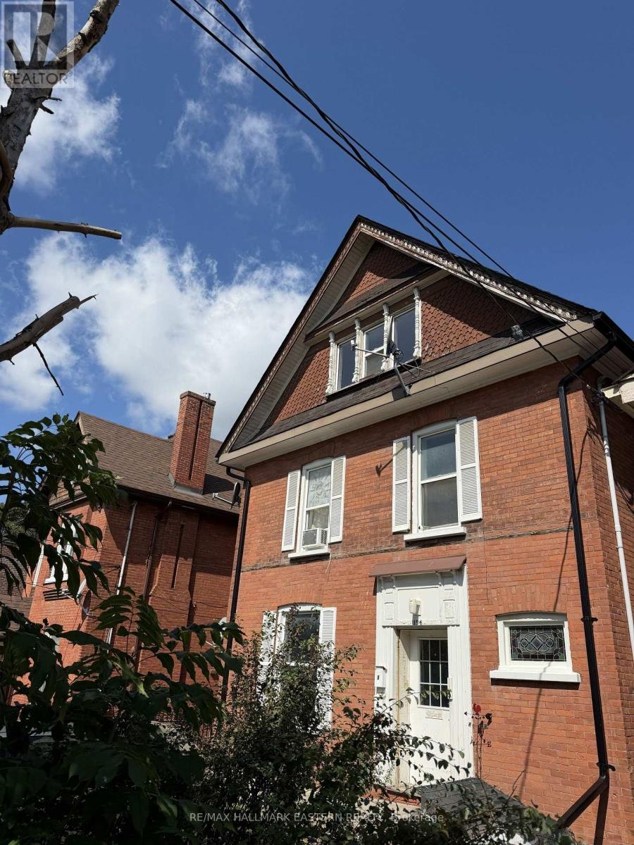 194 London Street, Peterborough, ON, K9H 2Y9