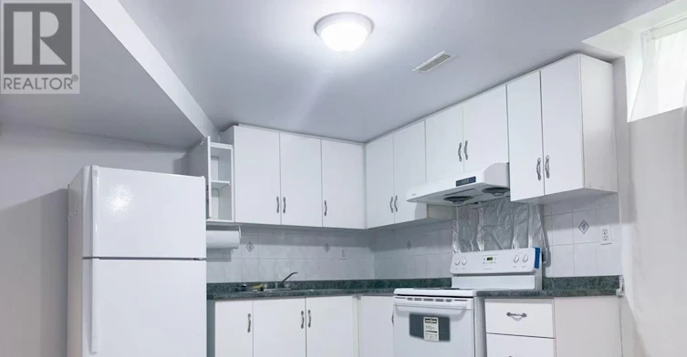 3 Pettigrew Court, Markham, ON, L3S 1L8 - 2
