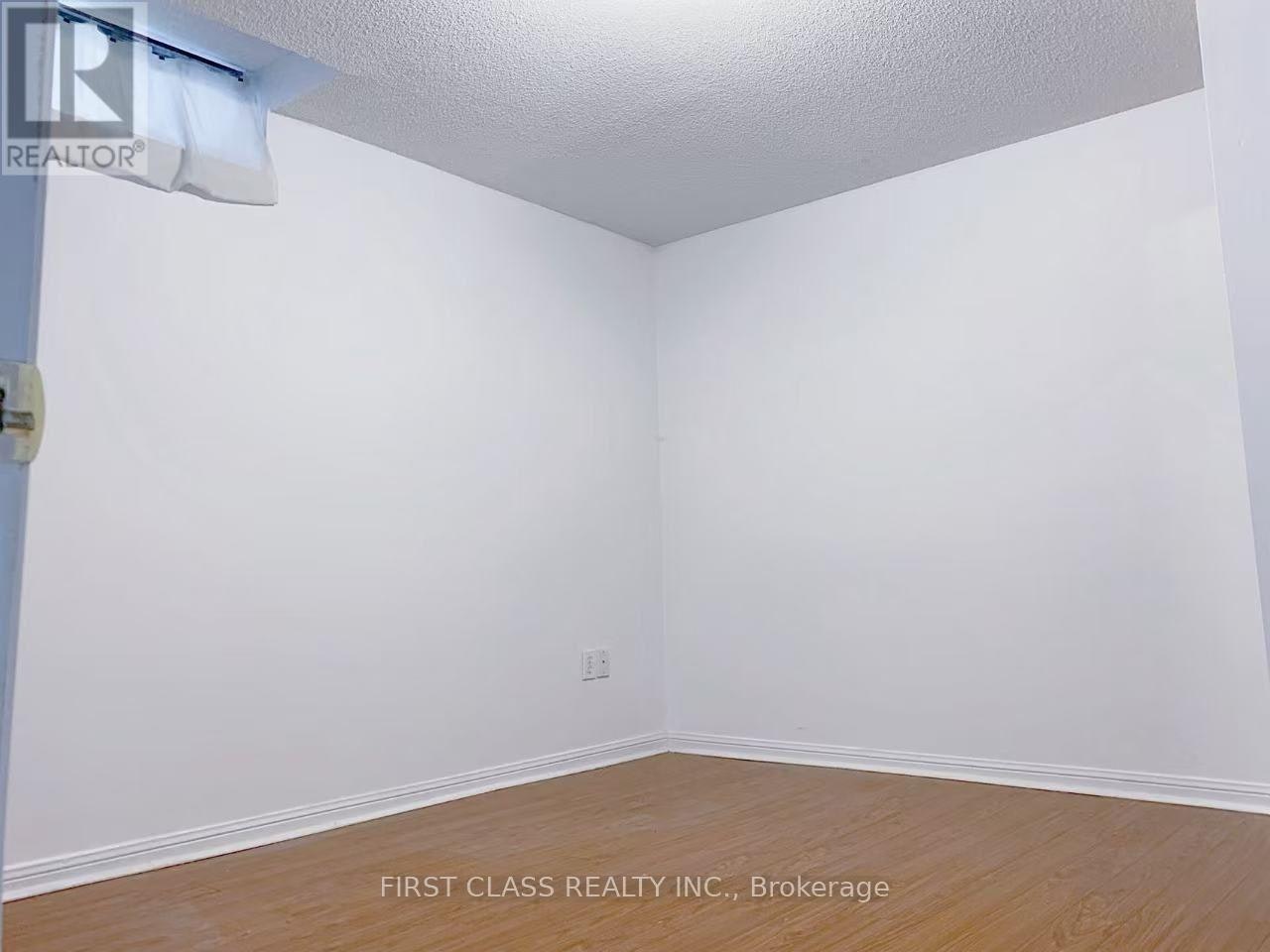 3 Pettigrew Court, Markham, ON, L3S 1L8 - 4