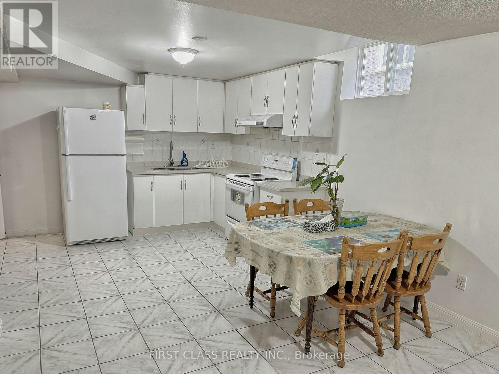 3 Pettigrew Court, Markham, ON, L3S 1L8