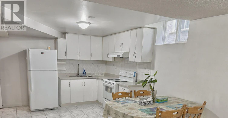 3 Pettigrew Court, Markham, ON, L3S 1L8