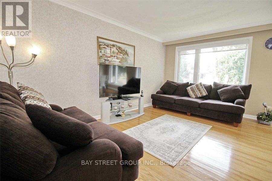 MAIN FL-324 Elmwood Avenue, Richmond Hill, ON, L4C 1L8 - 5