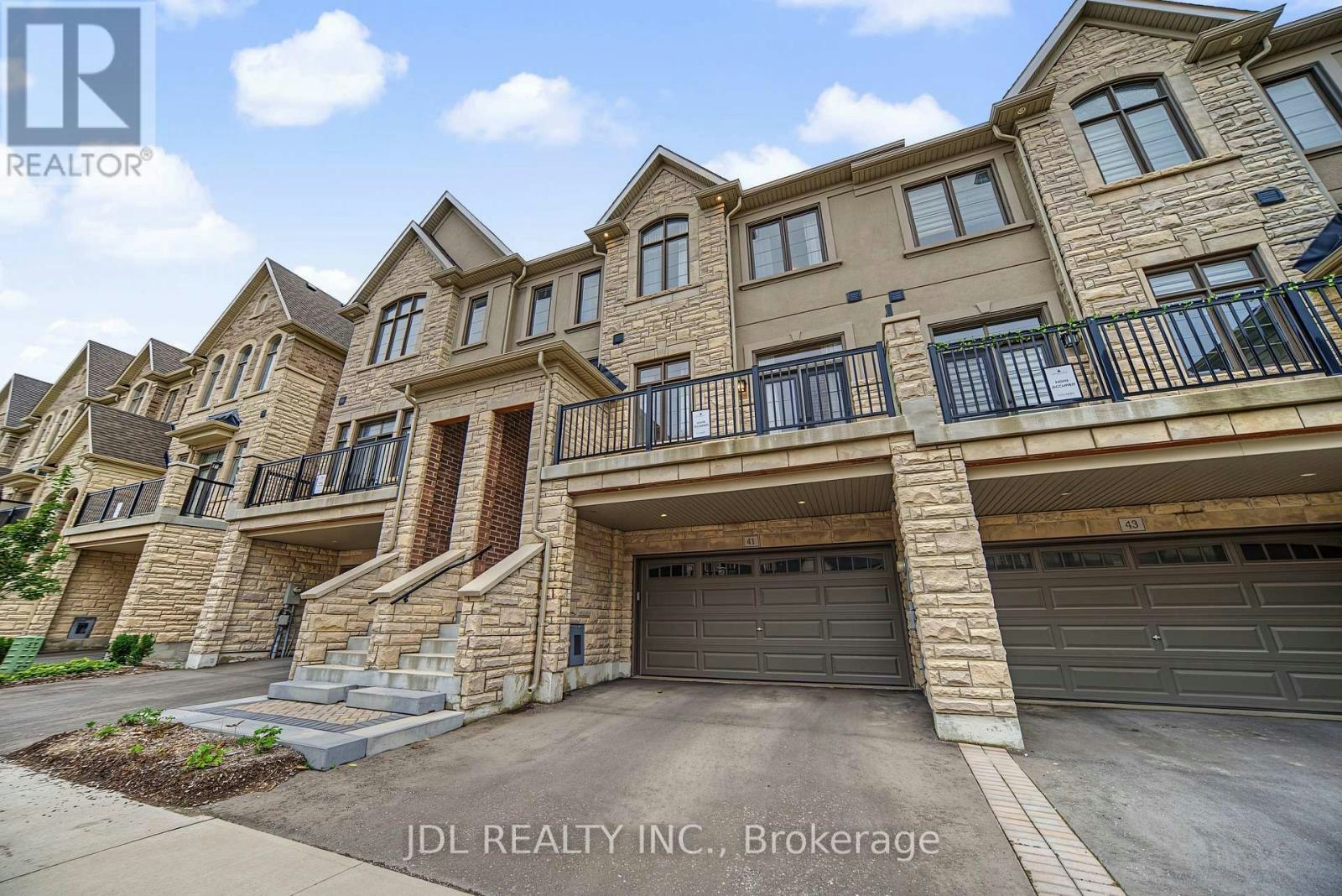41 West Village Lane, Markham, ON, L6C 3L5