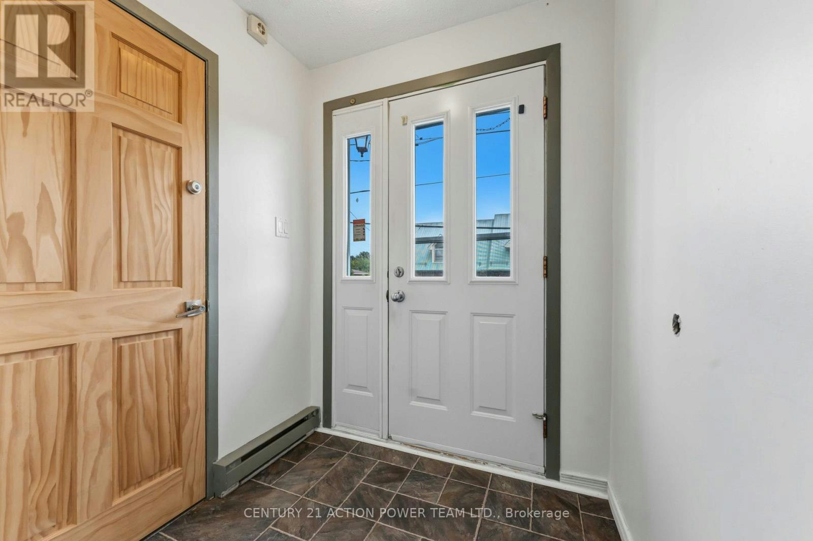 B-1150 St Pierre Street, Ottawa, ON, K1C 1L5 - 3