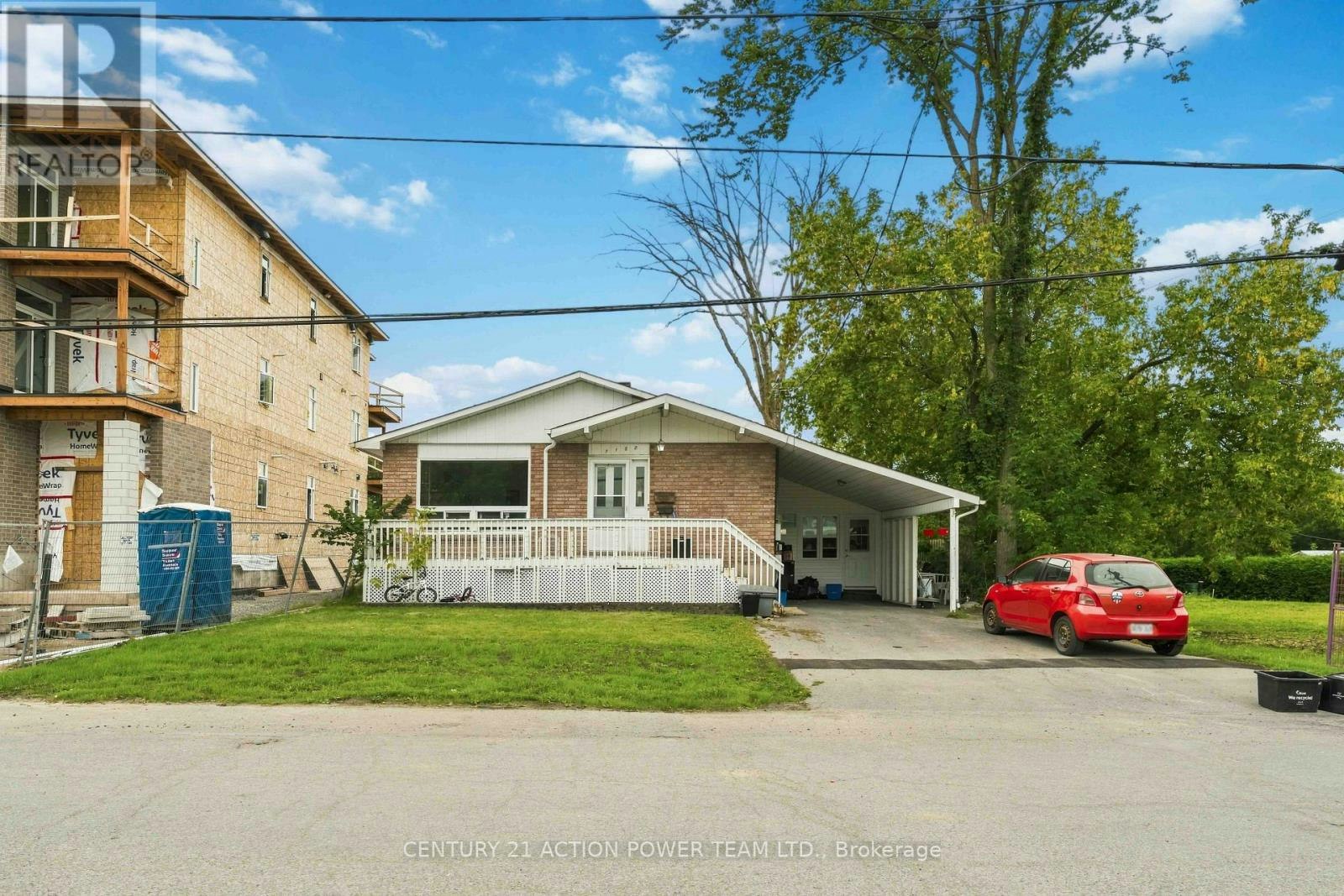 B-1150 St Pierre Street, Ottawa, ON, K1C 1L5 - 2