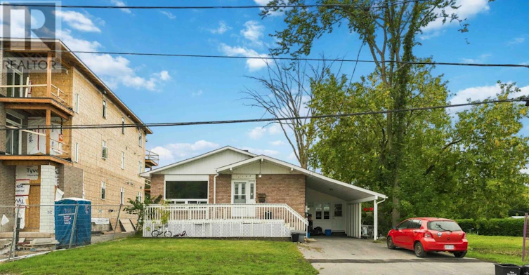 B-1150 St Pierre Street, Ottawa, ON, K1C 1L5 - 2