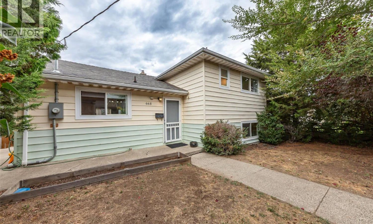 668 Munro Street
