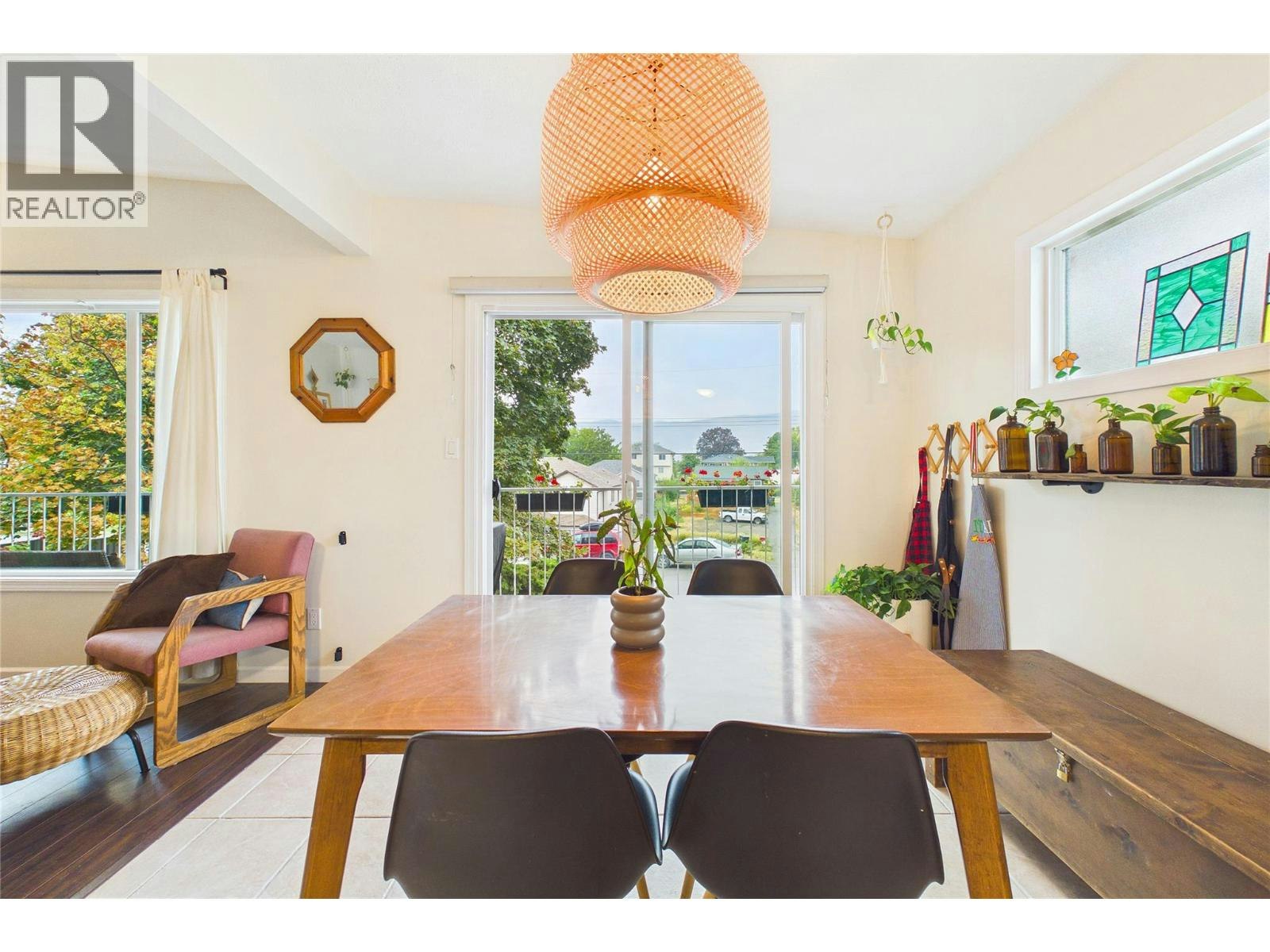 1393 S Highland Drive, Kelowna, BC, V1Y 3W2 - 11