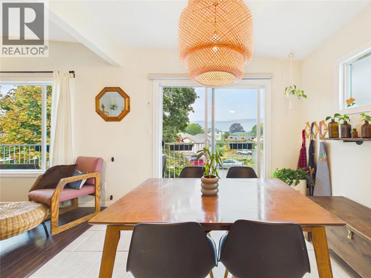 1393 S Highland Drive, Kelowna, BC, V1Y 3W2 - 11