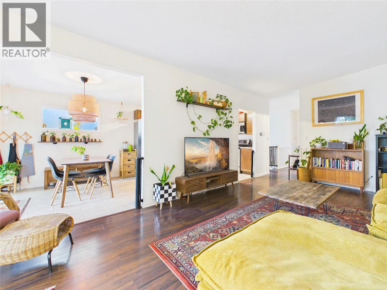 1393 S Highland Drive, Kelowna, BC, V1Y 3W2 - 4