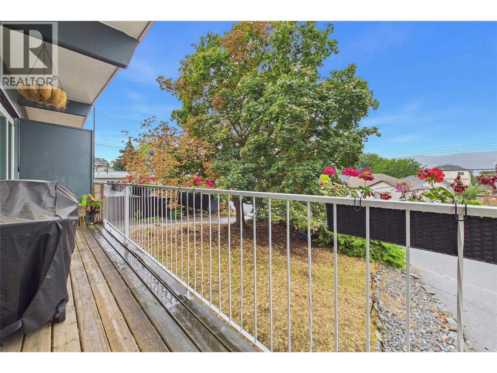 1393 S Highland Drive, Kelowna, BC, V1Y 3W2 - 8