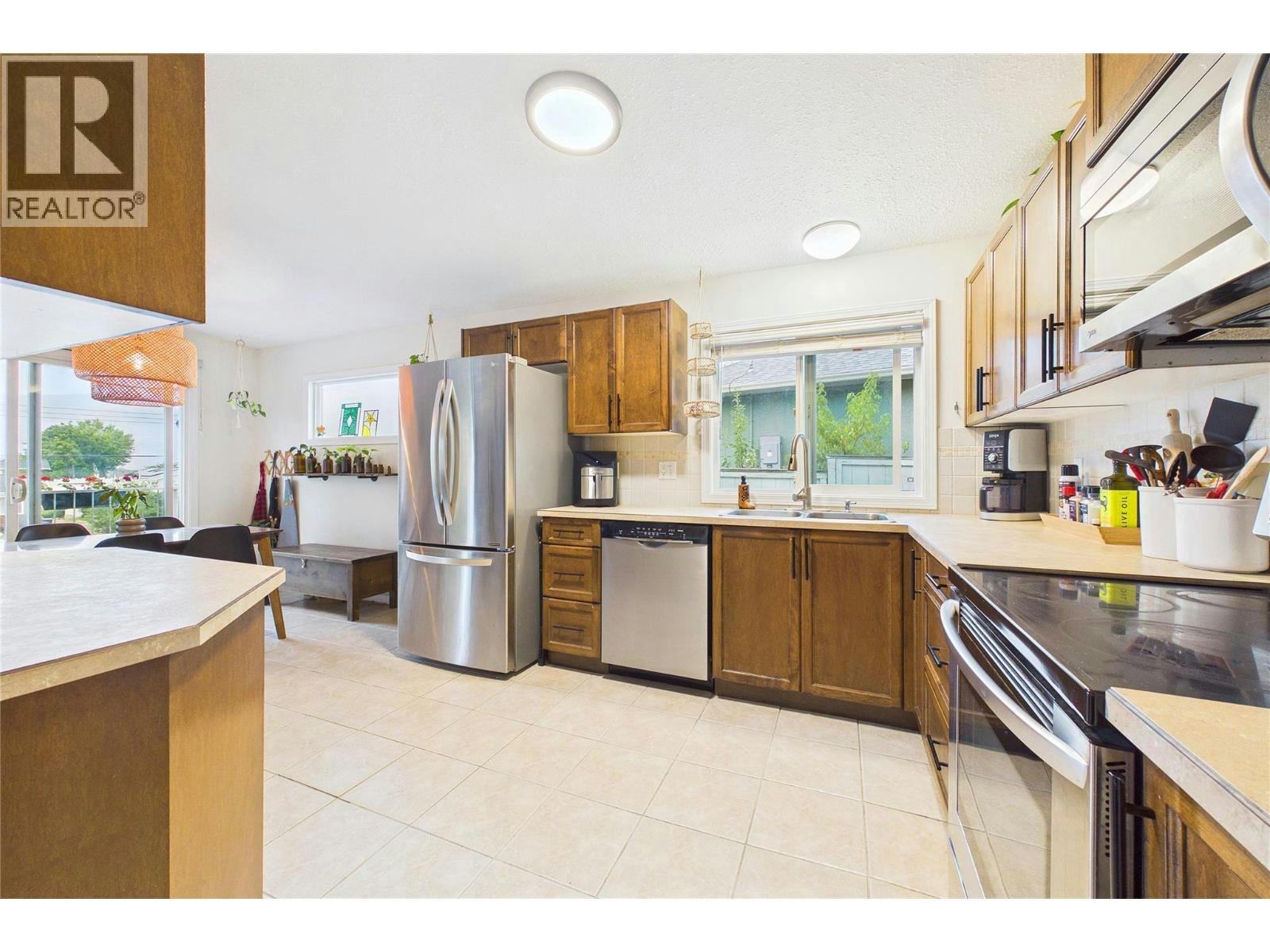 1393 S Highland Drive, Kelowna, BC, V1Y 3W2 - 15