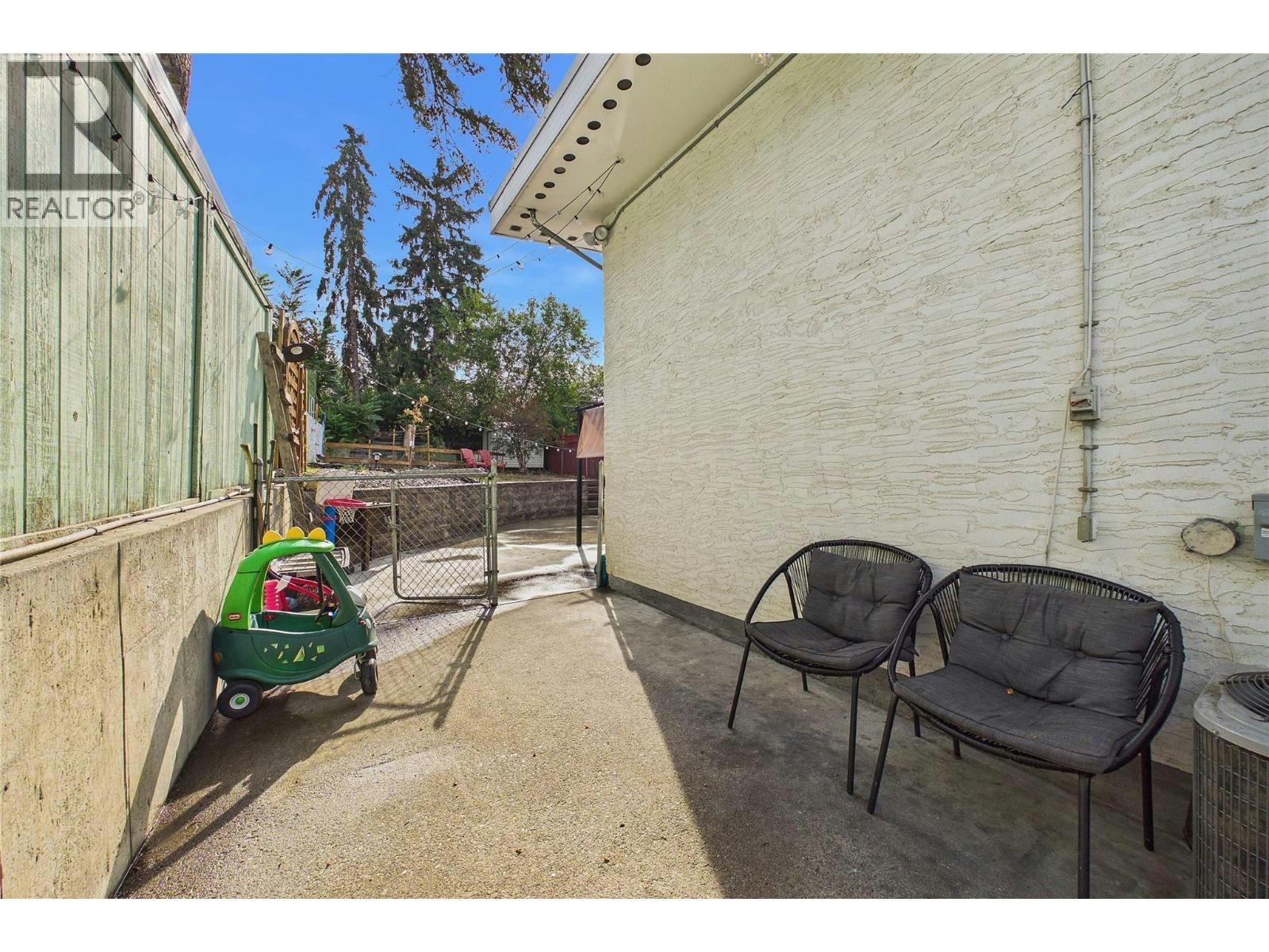 1393 S Highland Drive, Kelowna, BC, V1Y 3W2 - 35