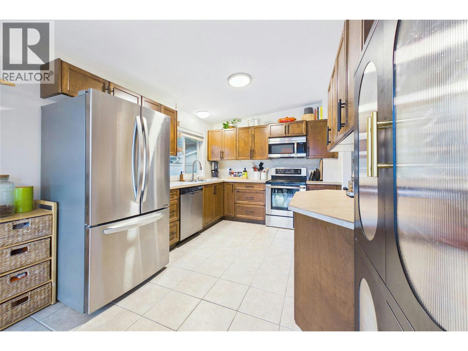1393 S Highland Drive, Kelowna, BC, V1Y 3W2 - 12