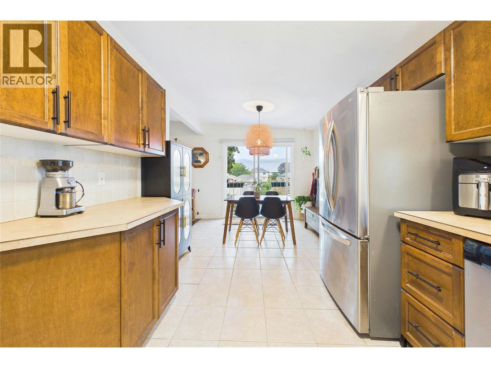 1393 S Highland Drive, Kelowna, BC, V1Y 3W2 - 14