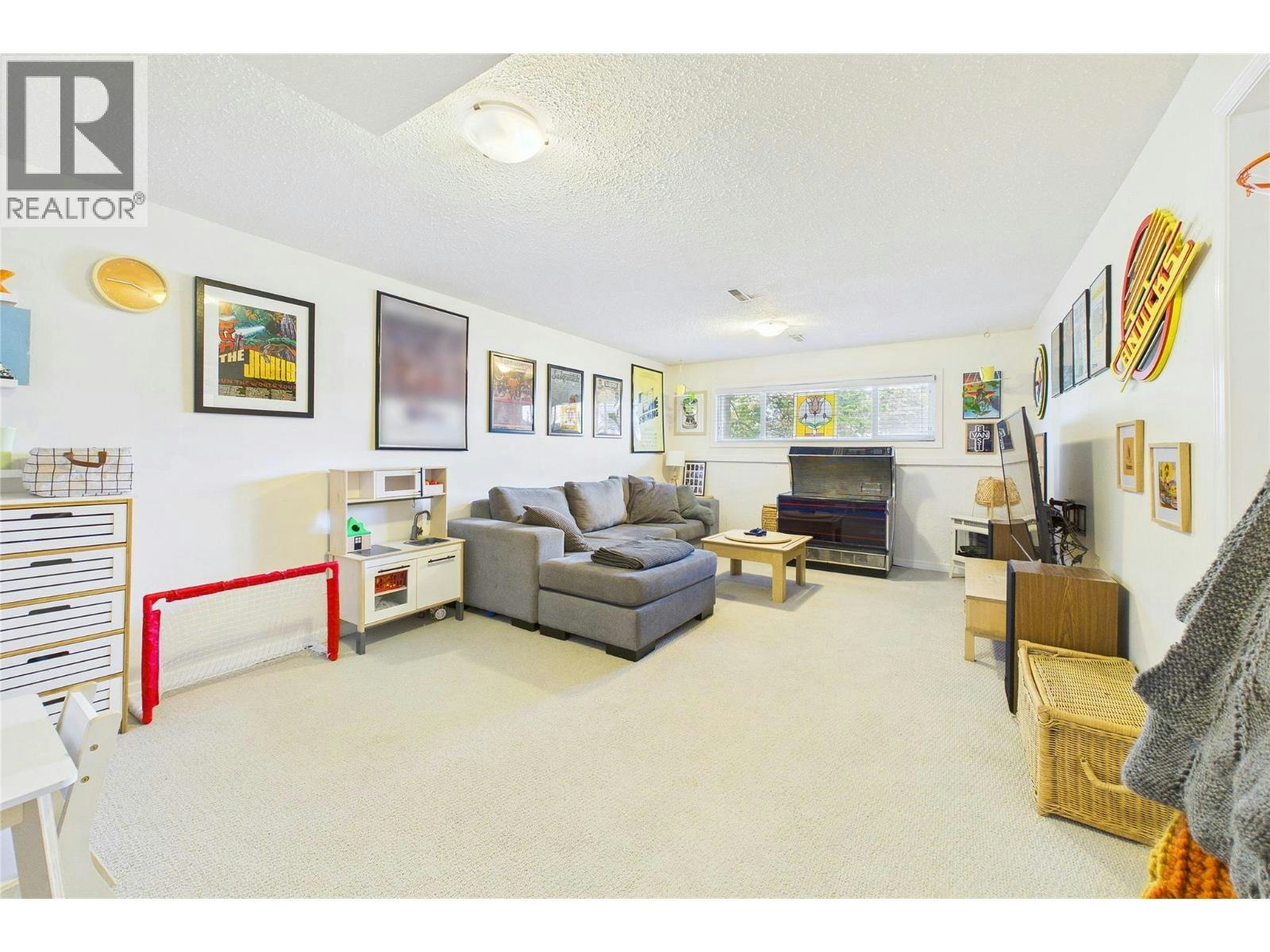 1393 S Highland Drive, Kelowna, BC, V1Y 3W2 - 32
