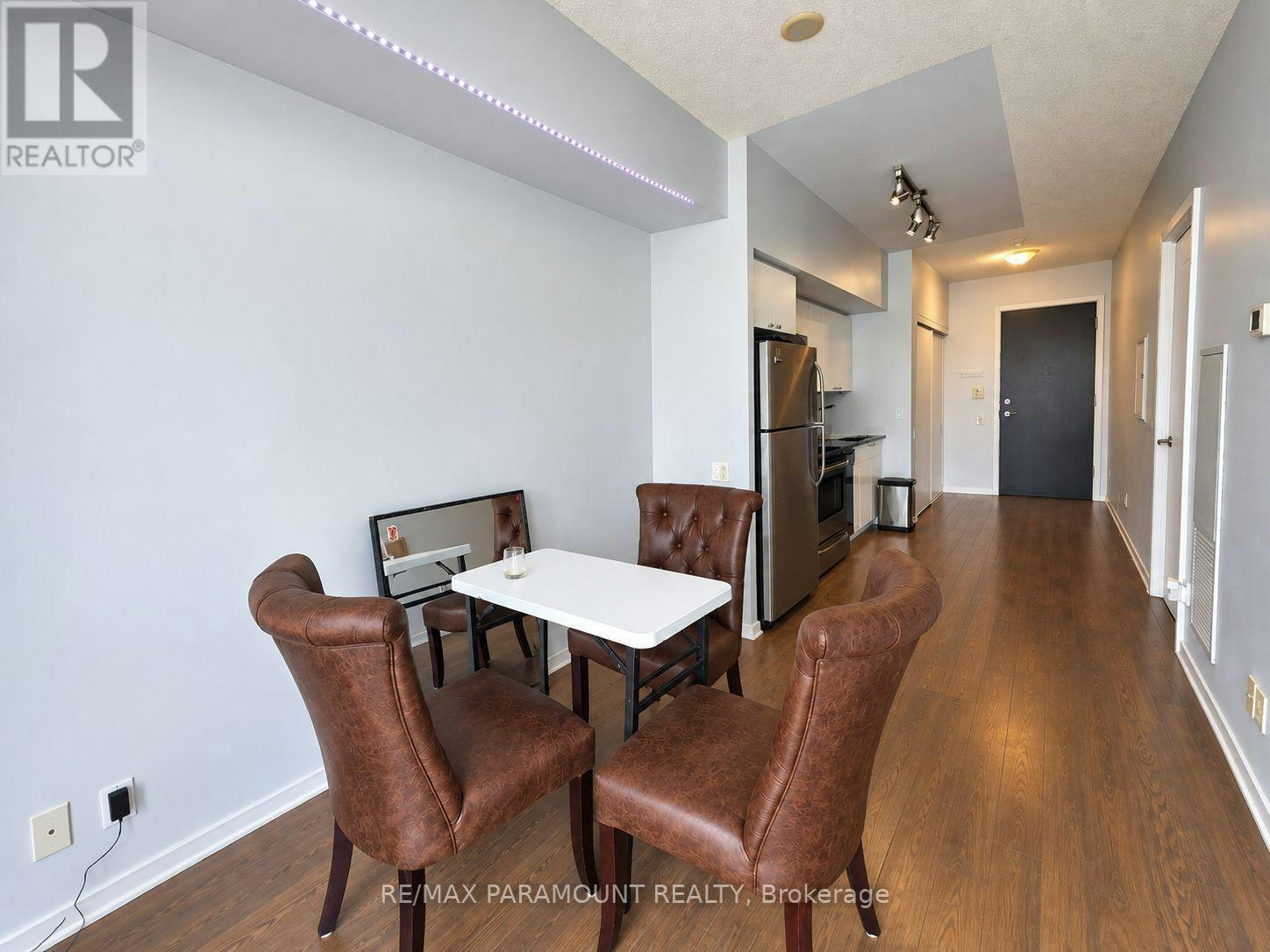 3209-105 The Queensway, Toronto, ON, M6S 5B5 - 5