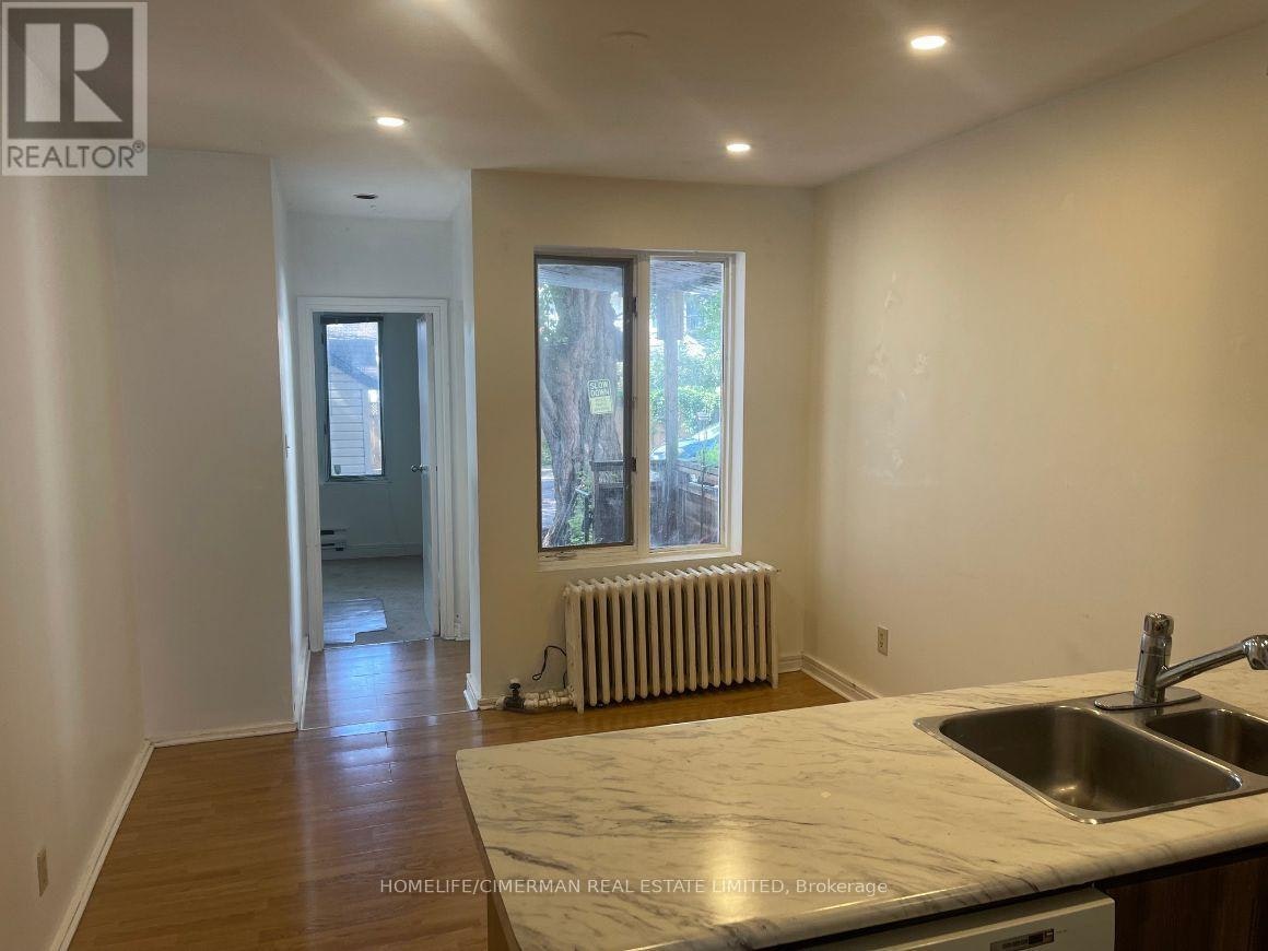 1-302 Woodbine Avenue, Toronto, ON, M4L 3P4 - 8