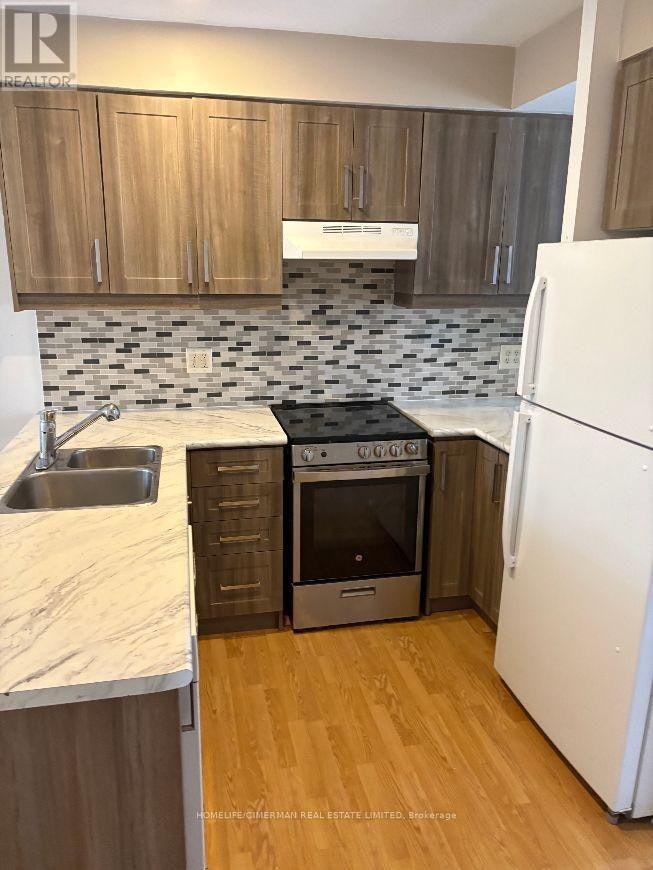 1-302 Woodbine Avenue, Toronto, ON, M4L 3P4 - 5