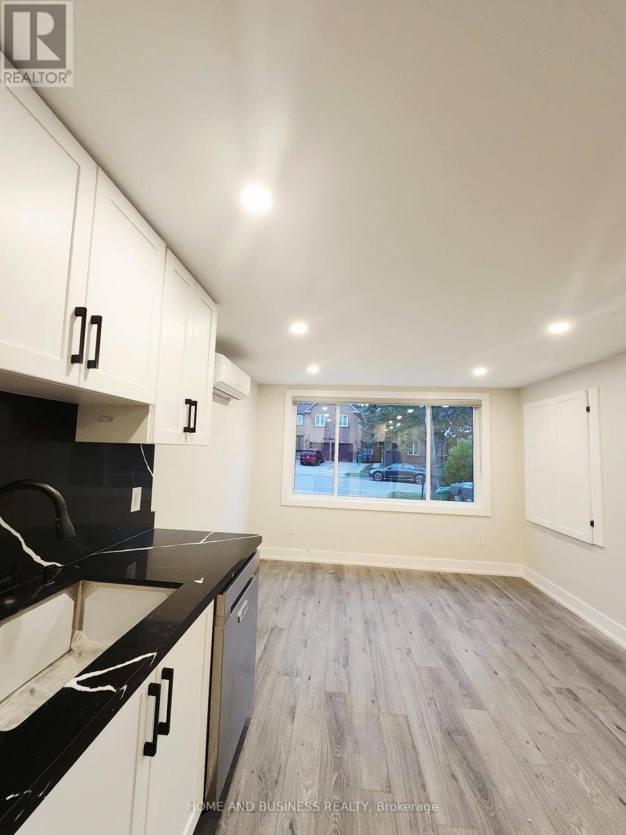 UPPER-5651 Turney Drive, Mississauga, ON, L5M 1A1 - 8