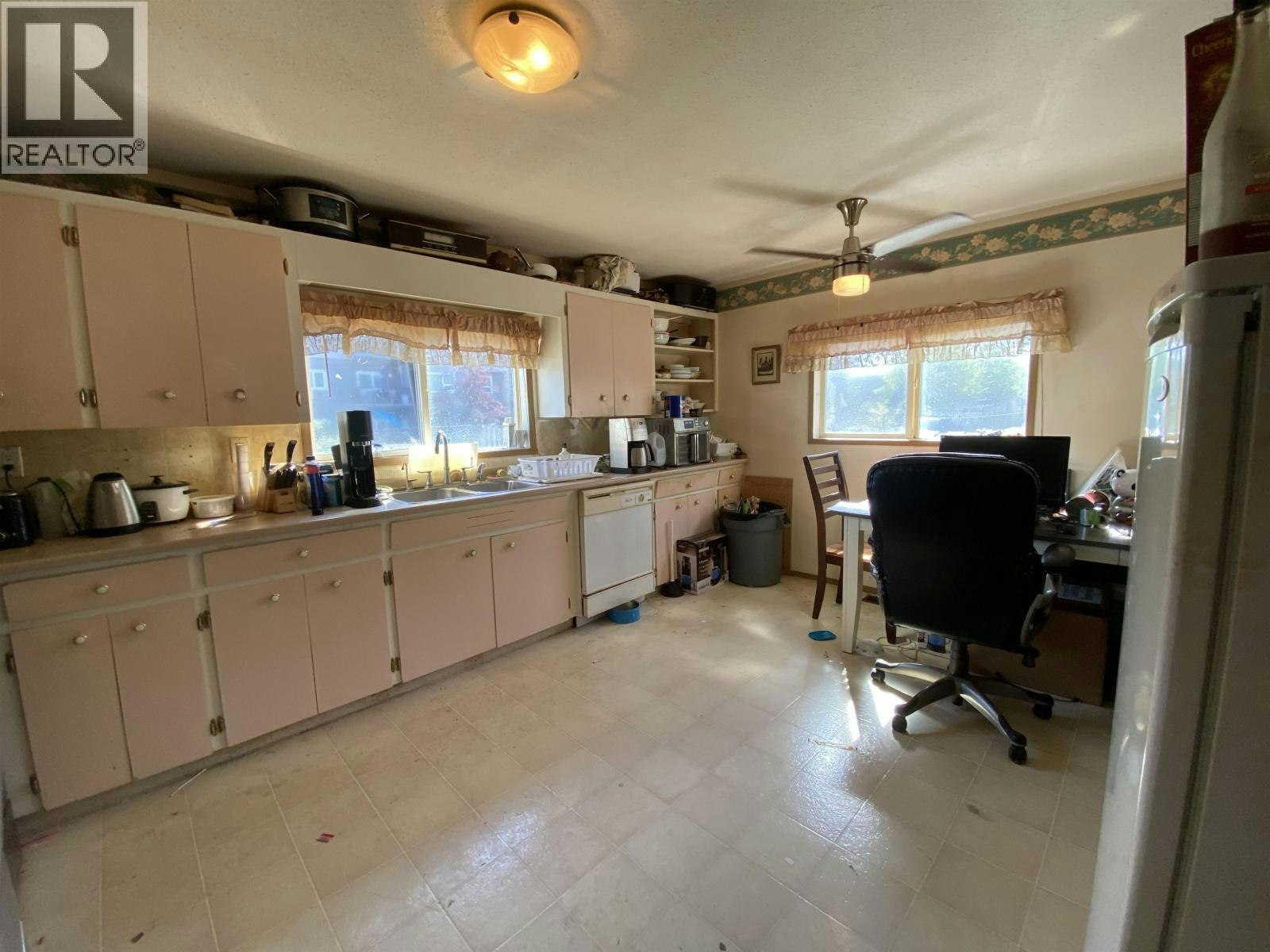 2710 Hall Street - 2