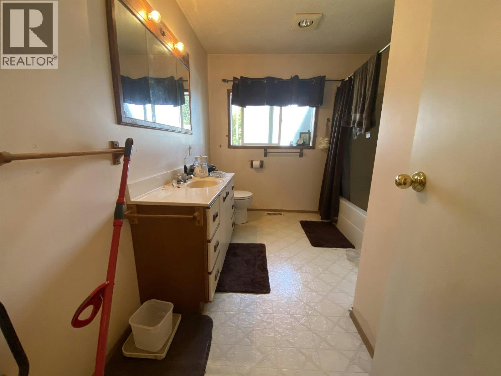 2710 Hall Street - 5