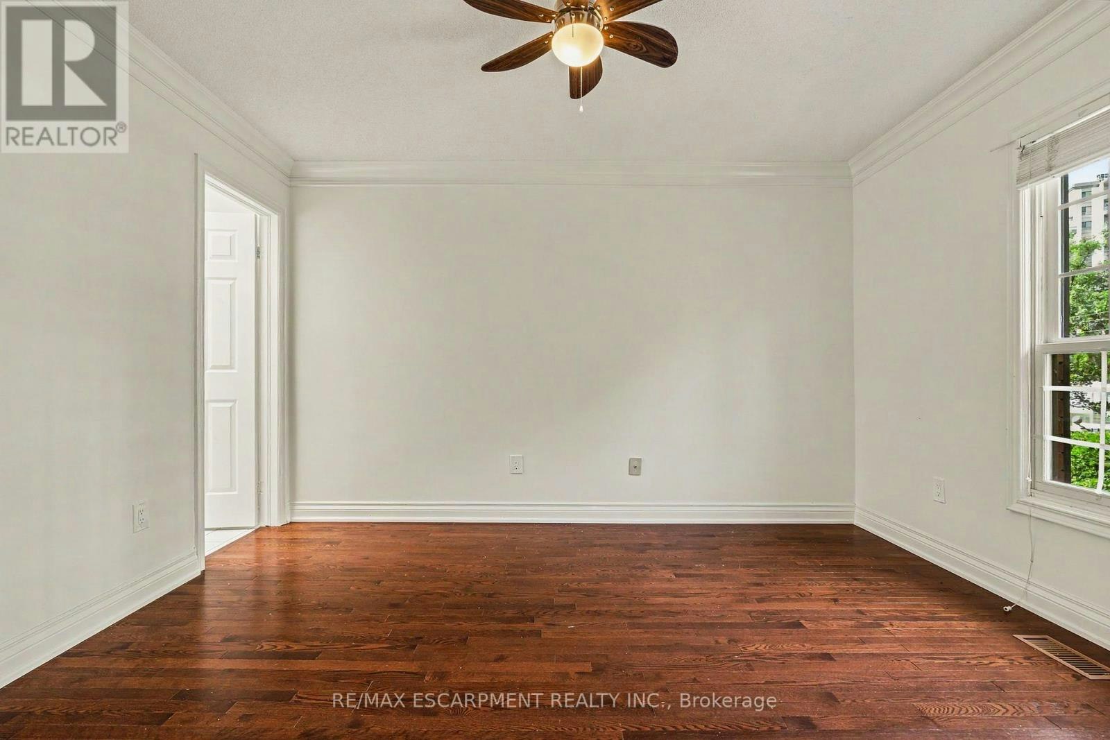 74 Fairwood Place W, Burlington, ON, L7T 4B6 - 18
