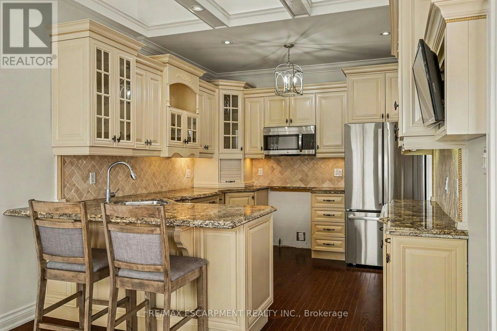 74 Fairwood Place W, Burlington, ON, L7T 4B6 - 12
