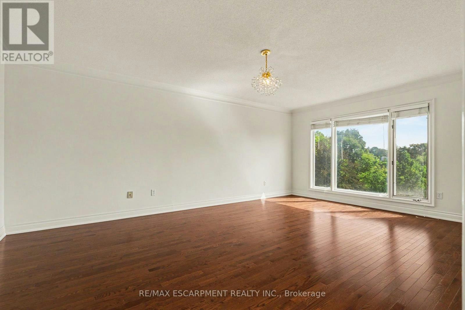 74 Fairwood Place W, Burlington, ON, L7T 4B6 - 25