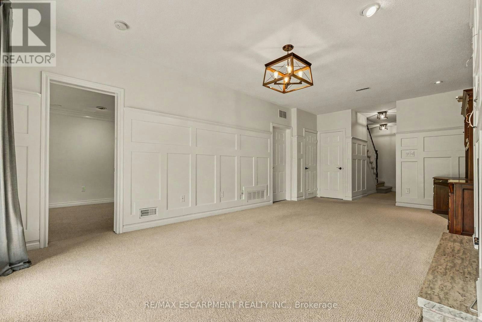 74 Fairwood Place W, Burlington, ON, L7T 4B6 - 35