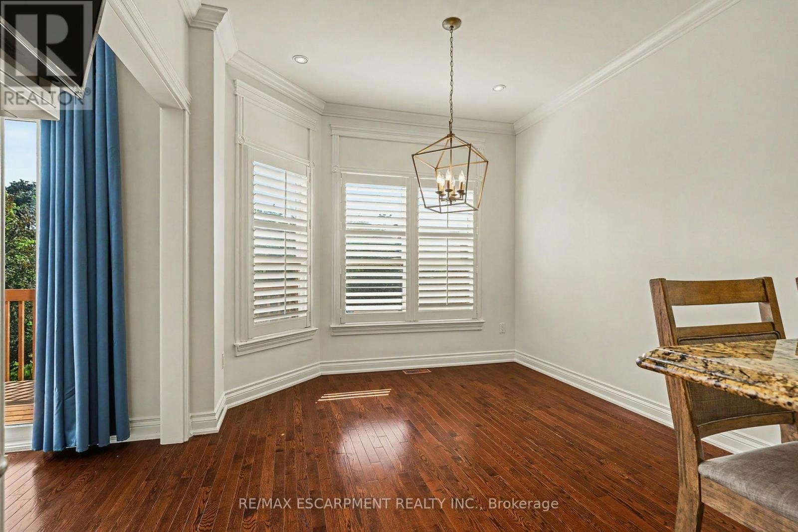 74 Fairwood Place W, Burlington, ON, L7T 4B6 - 9