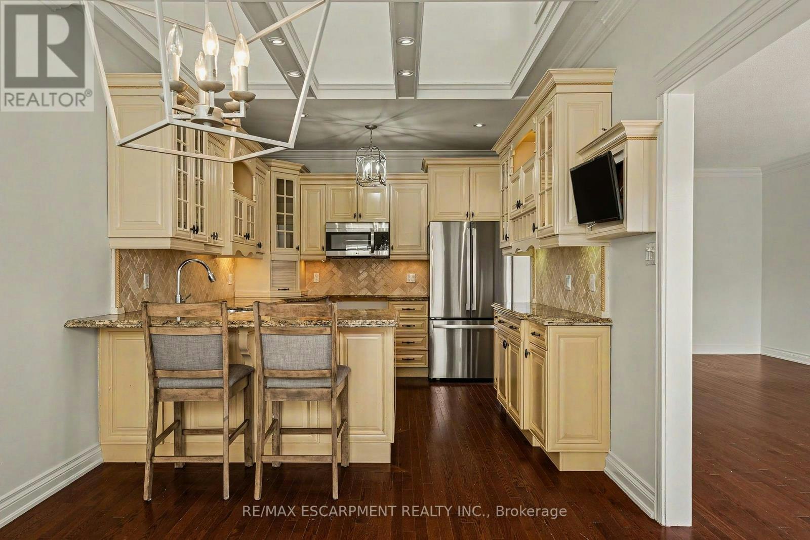 74 Fairwood Place W, Burlington, ON, L7T 4B6 - 10