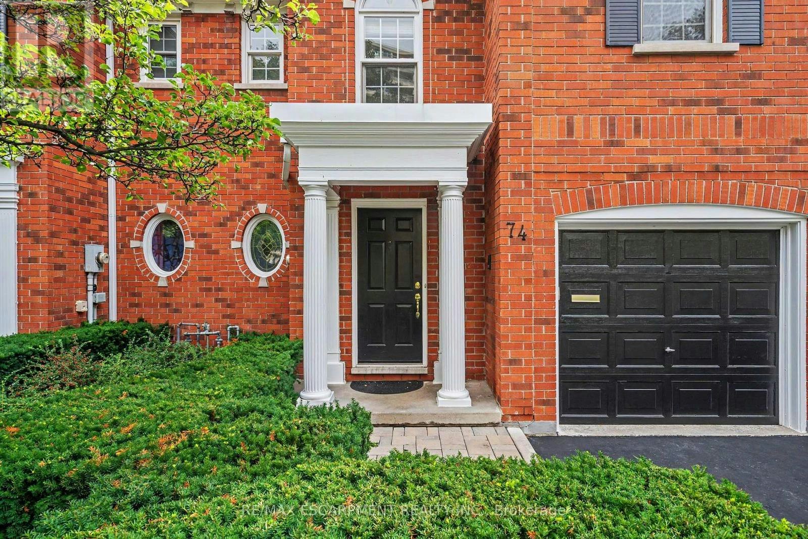 74 Fairwood Place W, Burlington, ON, L7T 4B6 - 3