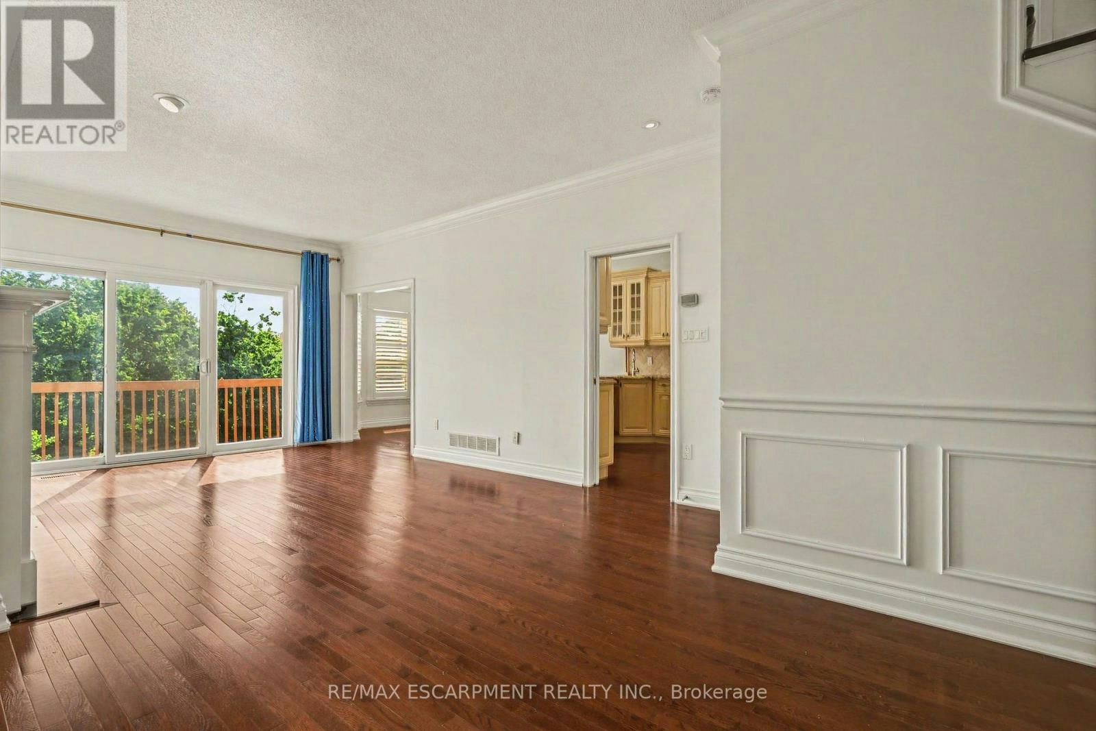 74 Fairwood Place W, Burlington, ON, L7T 4B6 - 5