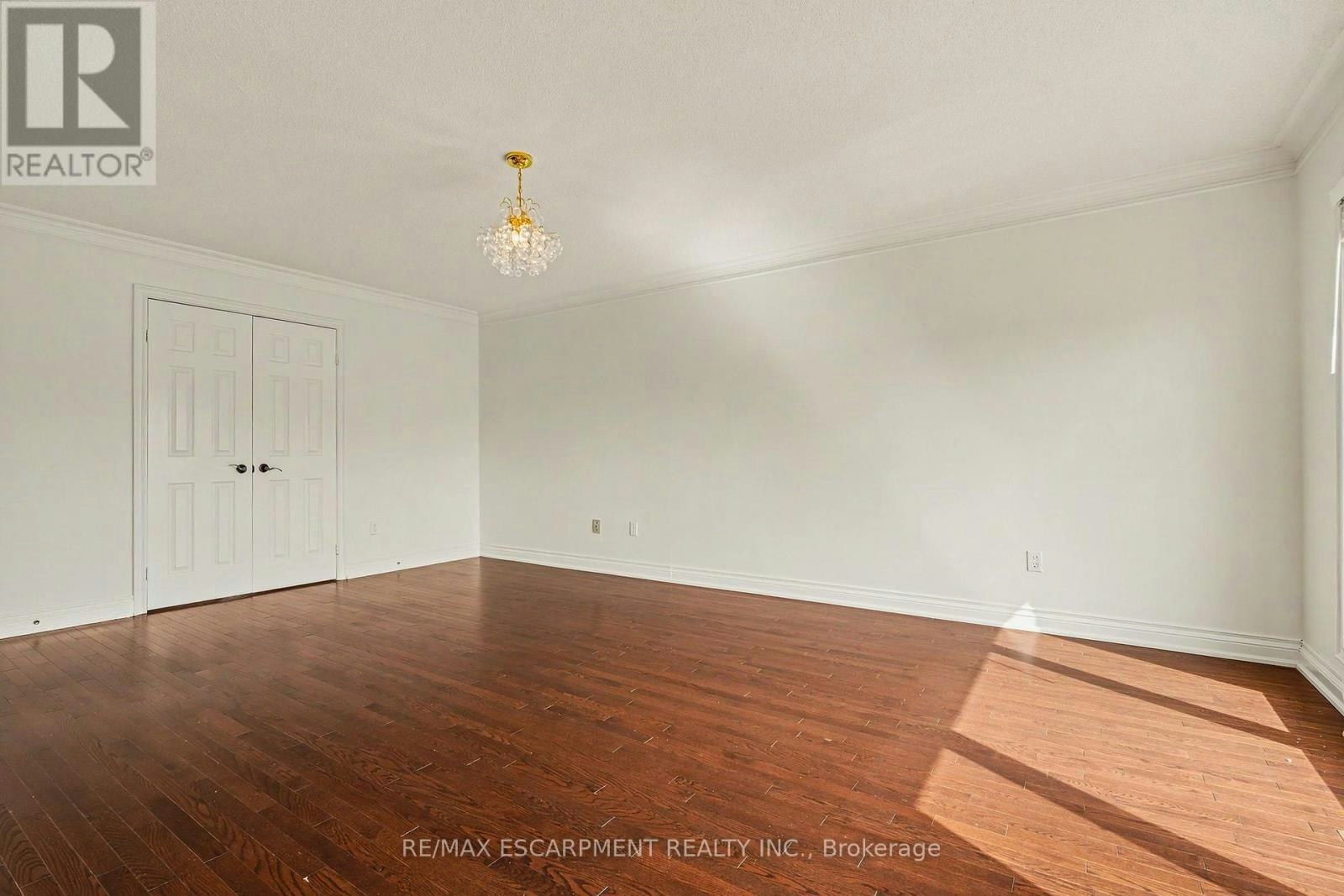 74 Fairwood Place W, Burlington, ON, L7T 4B6 - 27
