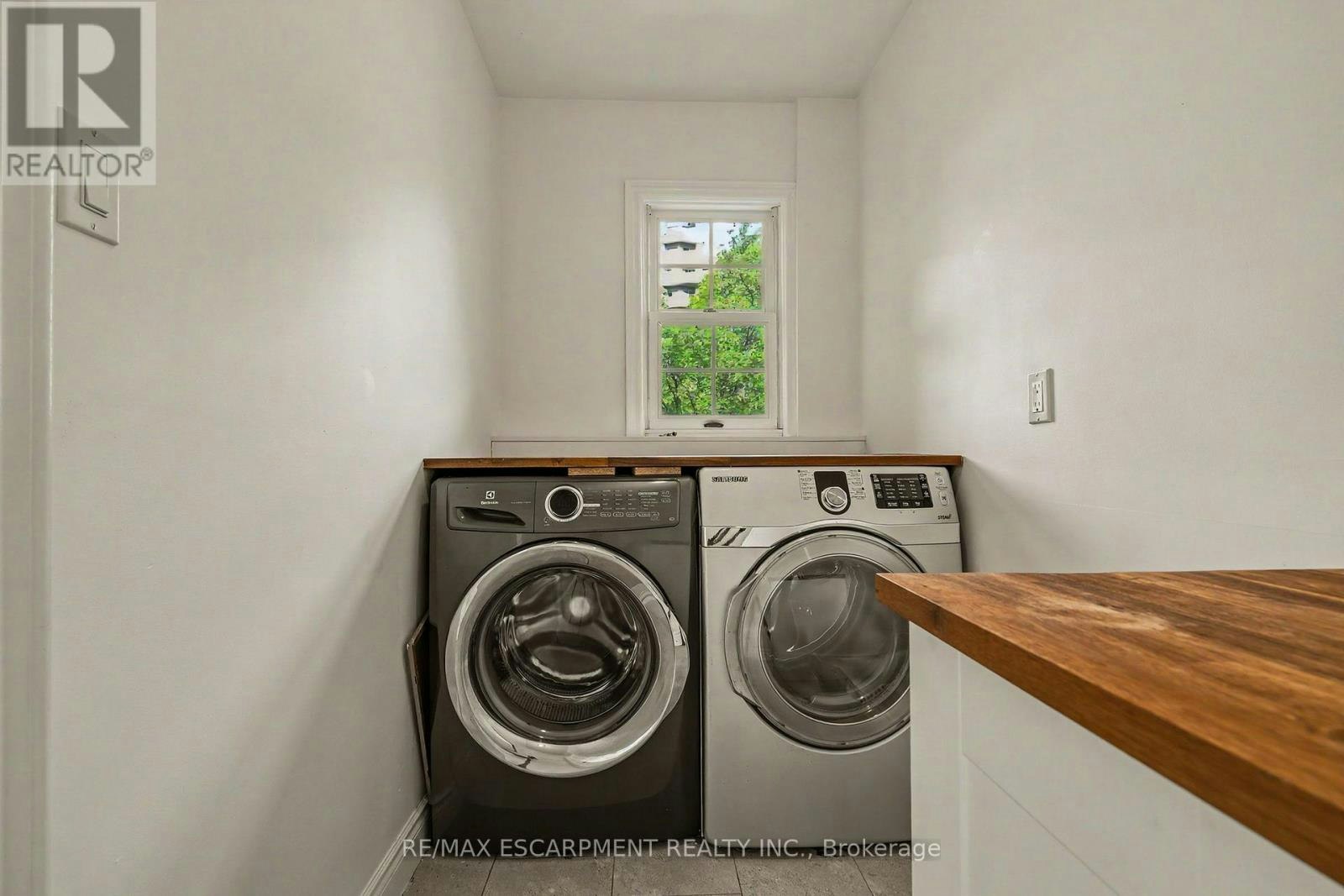 74 Fairwood Place W, Burlington, ON, L7T 4B6 - 32