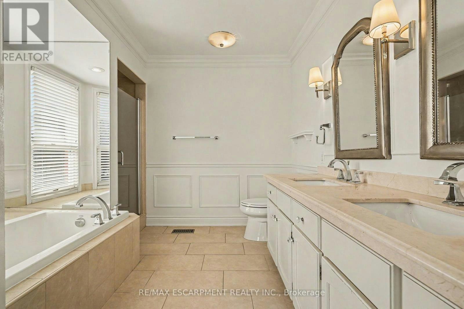 74 Fairwood Place W, Burlington, ON, L7T 4B6 - 28