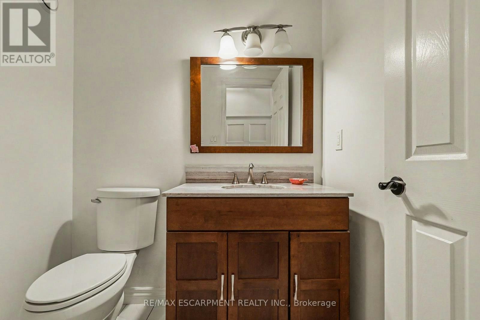 74 Fairwood Place W, Burlington, ON, L7T 4B6 - 39