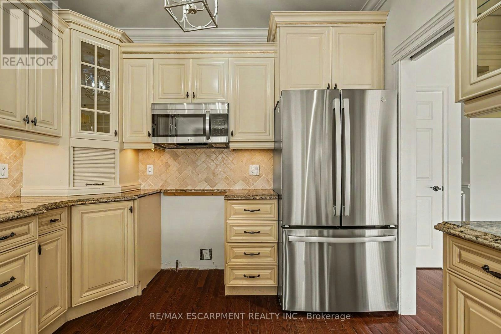 74 Fairwood Place W, Burlington, ON, L7T 4B6 - 13