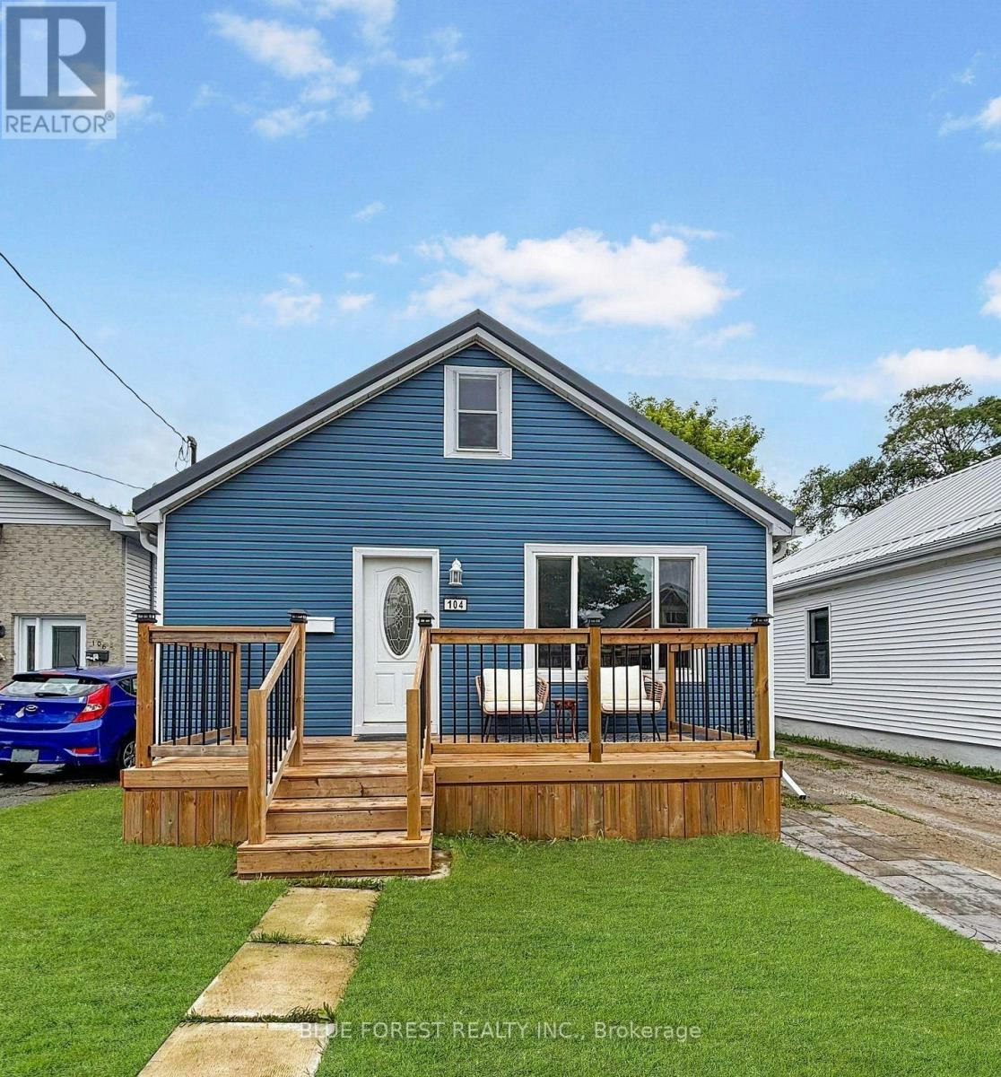 104 Delaware Street, London, ON, N5Z 2N5