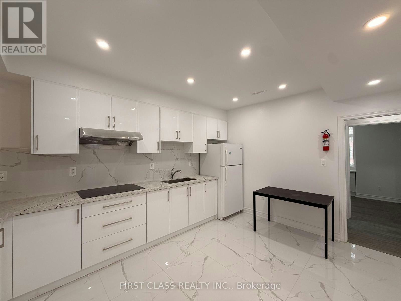 55 Huron Street, Toronto, ON, M5T 2A6 - 4