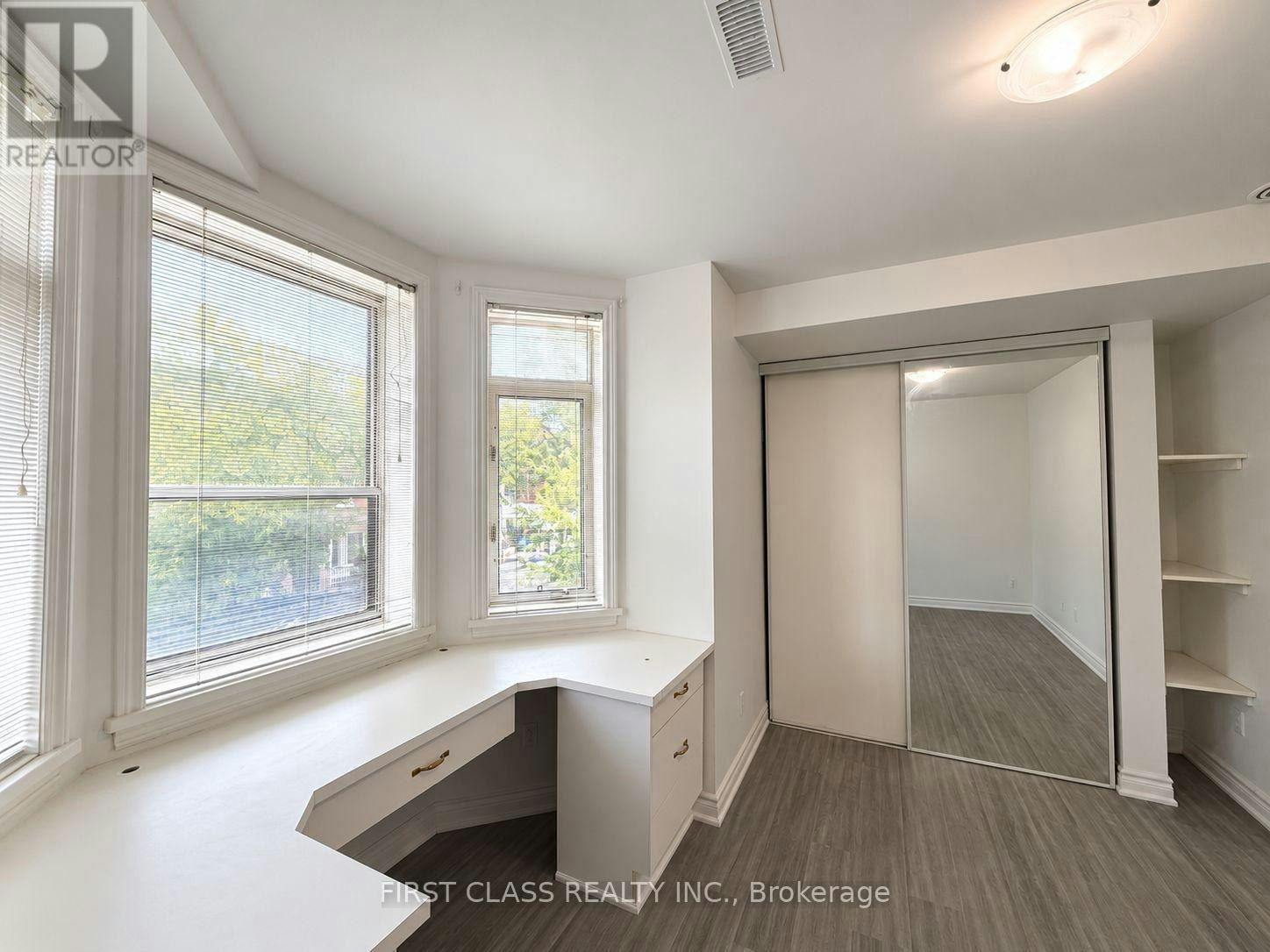 55 Huron Street, Toronto, ON, M5T 2A6 - 7