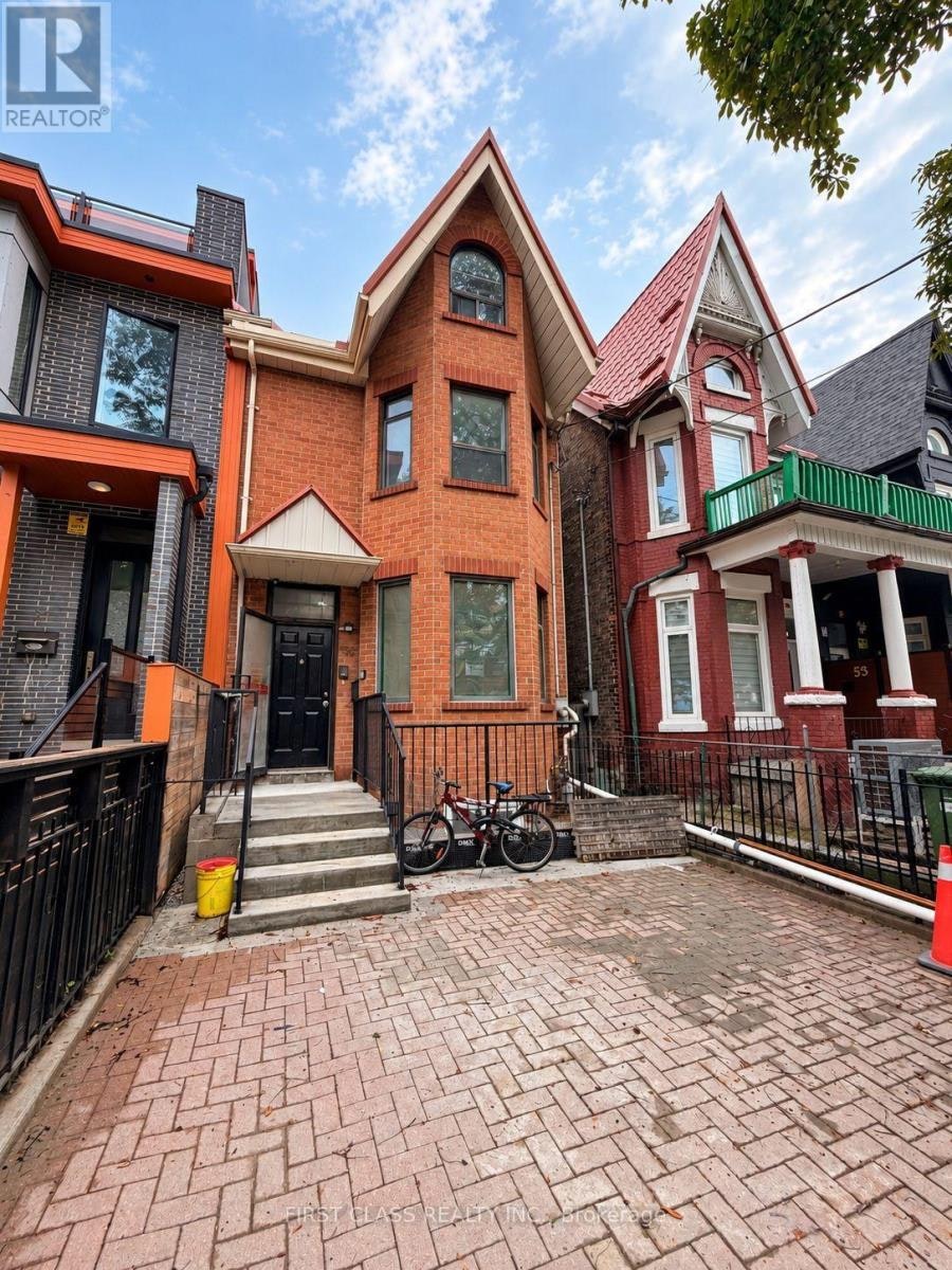 55 Huron Street, Toronto, ON, M5T 2A6 - 2