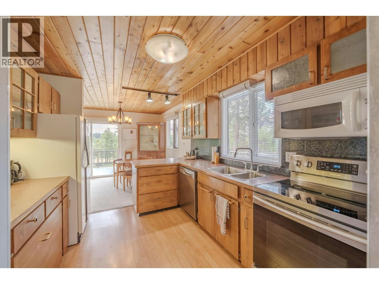 5355 Annaham Crescent, 108 Mile Ranch, BC, V0K 2Z0 - 13