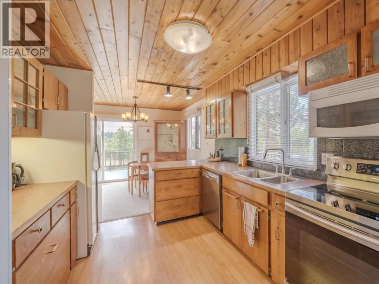 5355 Annaham Crescent, 108 Mile Ranch, BC, V0K 2Z0 - 13