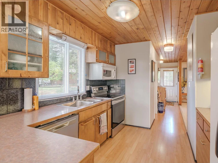 5355 Annaham Crescent, 108 Mile Ranch, BC, V0K 2Z0 - 15