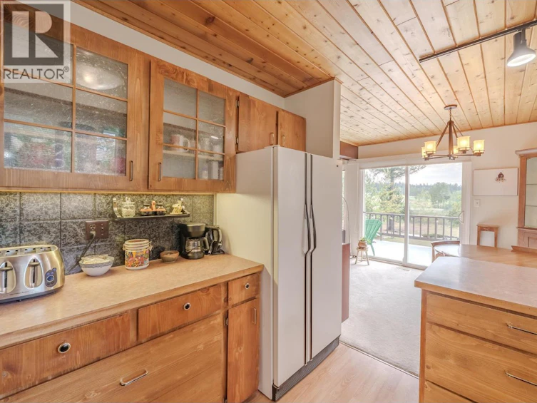 5355 Annaham Crescent, 108 Mile Ranch, BC, V0K 2Z0 - 14