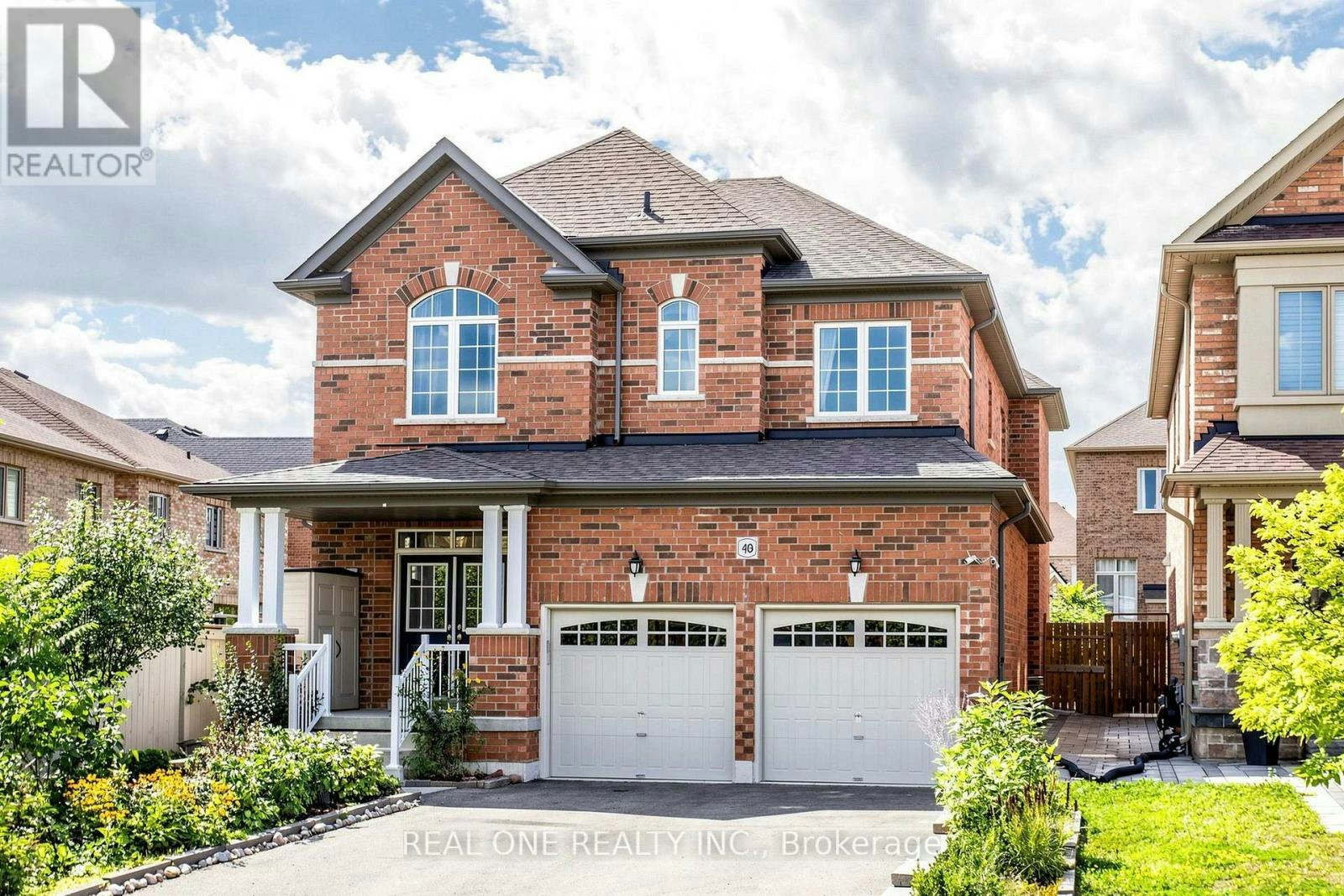 48 Lanark Street, Bradford West Gwillimbury, ON, L3Z 0W7