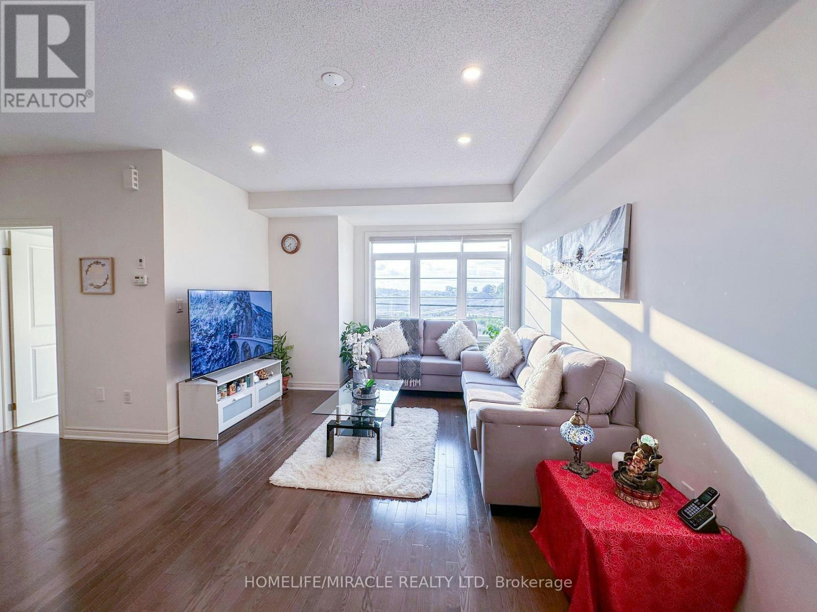 58 Fruitvale Circle, Brampton, ON, L7A 5B8 - 3