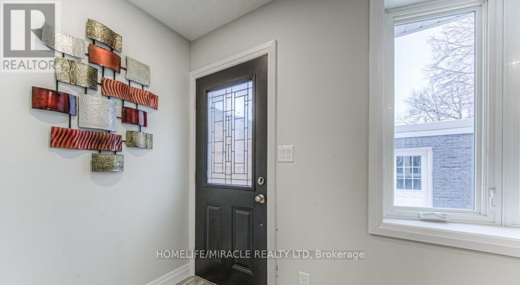 152 Overlea Drive, Kitchener, ON, N2M 1T3 - 2